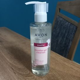 Avon Nutra Effects Soothe żel micelarny do oczyszczania twarzy 195 ml