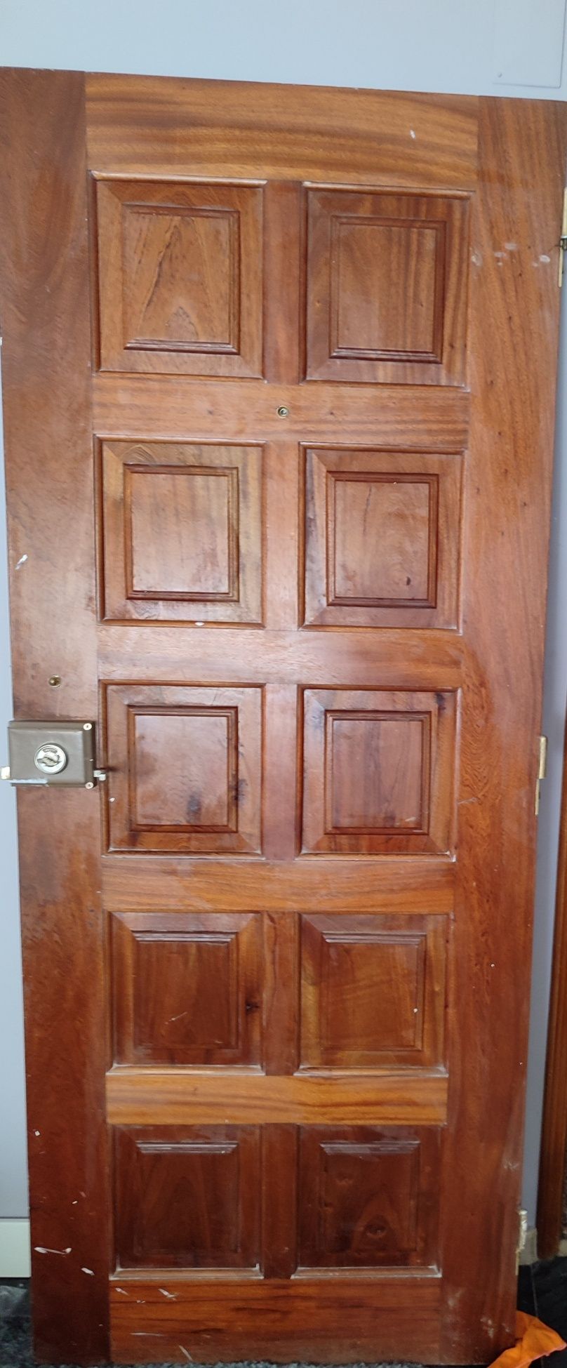 Porta maciça mogno 10 almofadas
