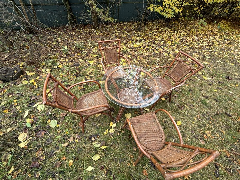 Stół i 4 krzesła ratanowe komplet