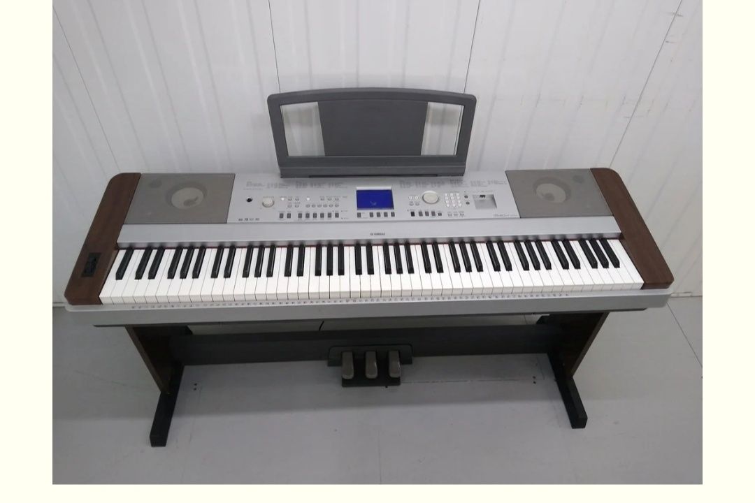 Продам пианино Yamaha