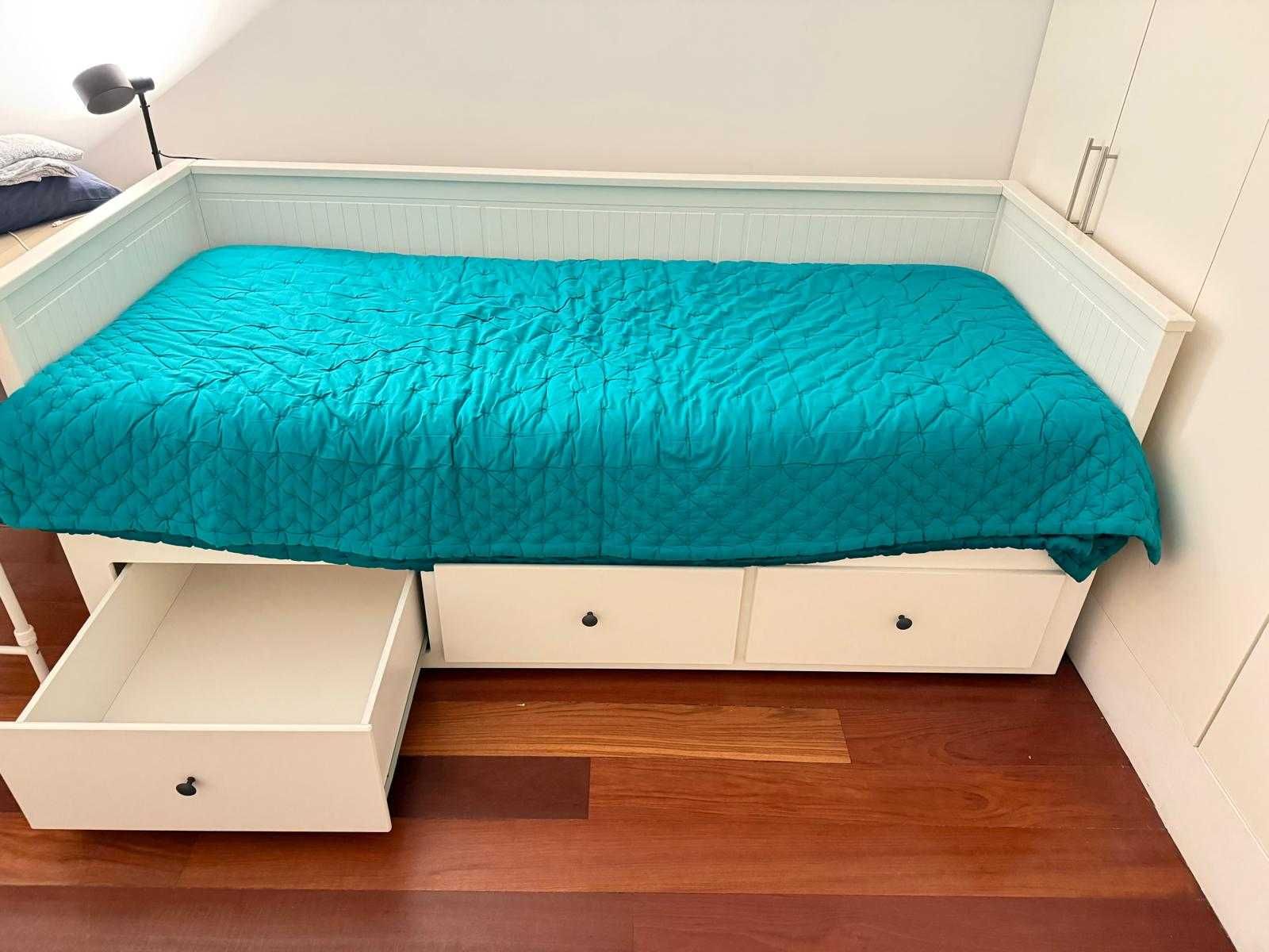 Vendo: Cama HEMNES IKEA de casal + colchão – Excelente estado