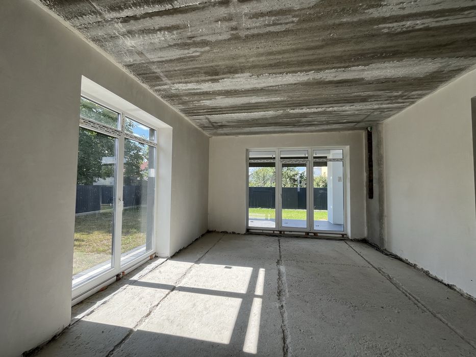 Продається будинок 140 м2 готовий до ремонту. Можливий обмін.