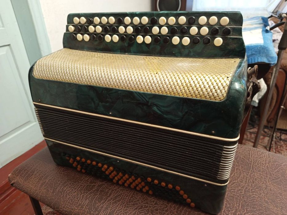 Баян "Рассвет"в рабочем состоянии