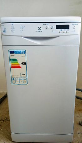 Посудомоечная машина INDESIT DSG573