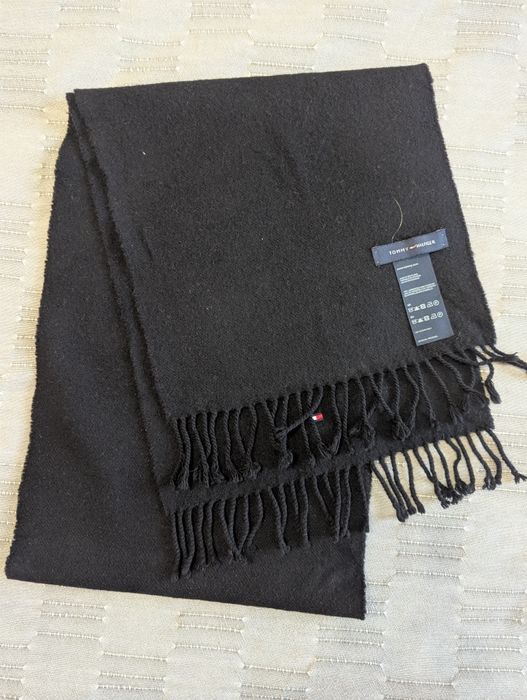 Tommy Hilfiger роскошный шерстяной кашне.
