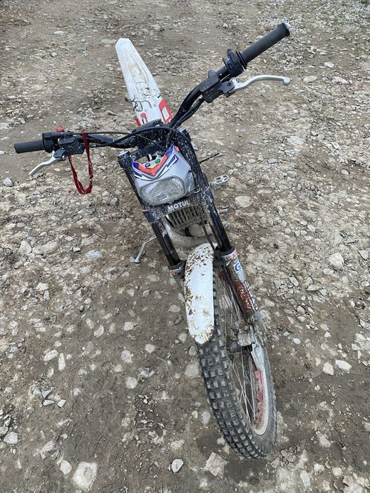 Sherco S1 270 trial  pęknięty bak