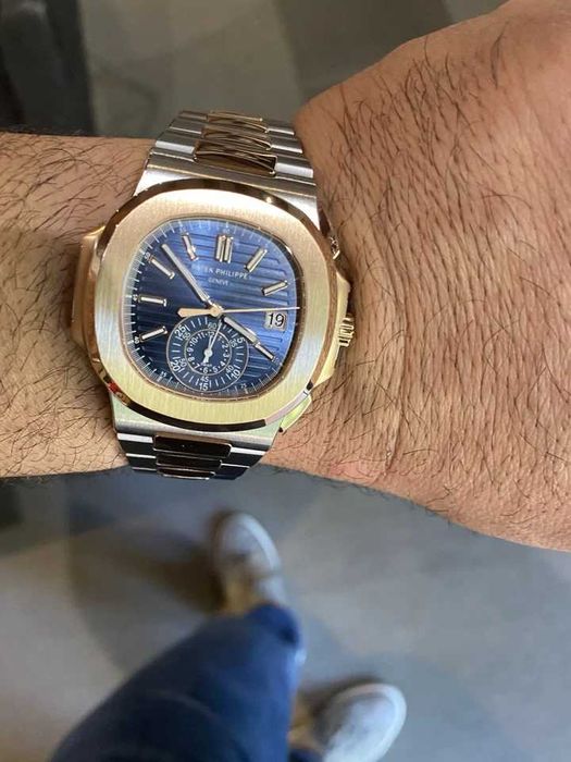 Relógio Patek Philippe com mostrador bicolor azul, 40,5 mm, com caixa.