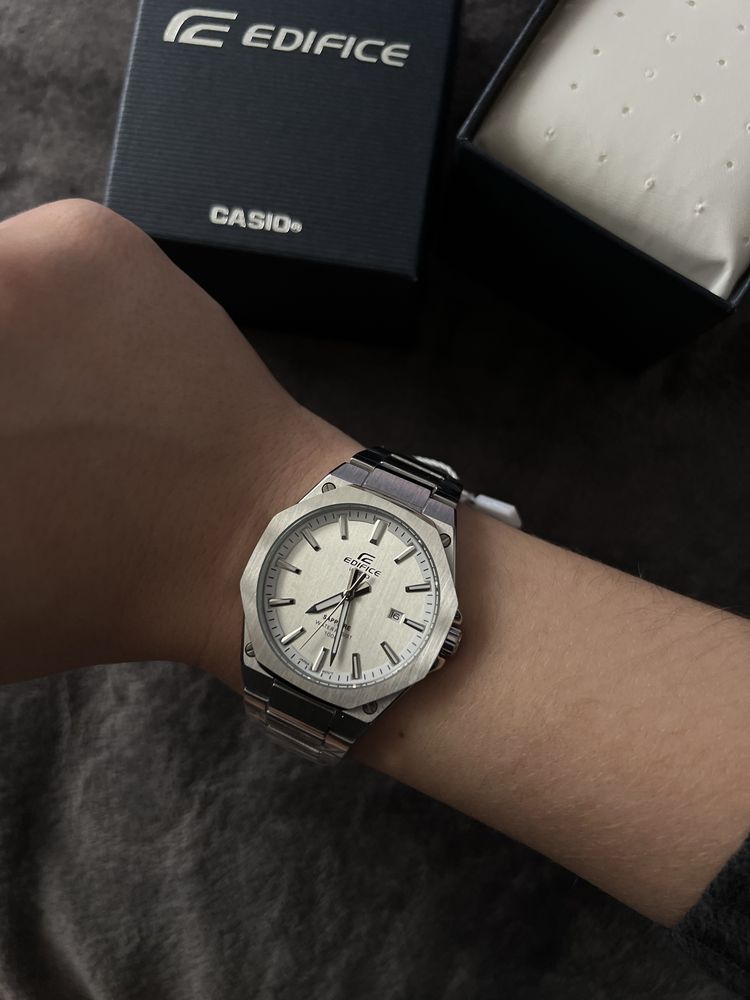 Годинник Casio Edifice EFR-S108D