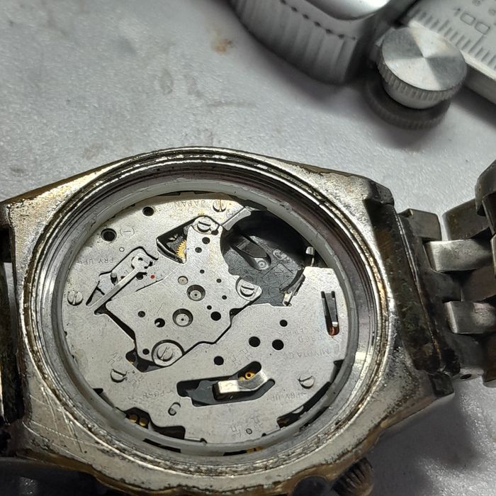 Stary  zegarek  na bransoleti.