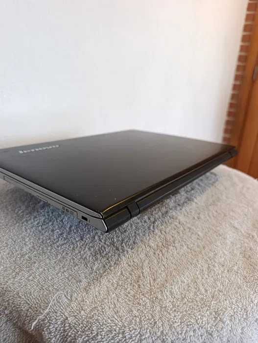 Lenovo Z51 i5-5200U - 8GB RAM 256GB SSD GPU R9-M375 2GB Dedicados
