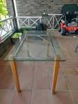 Conjunto mesa e cadeiras