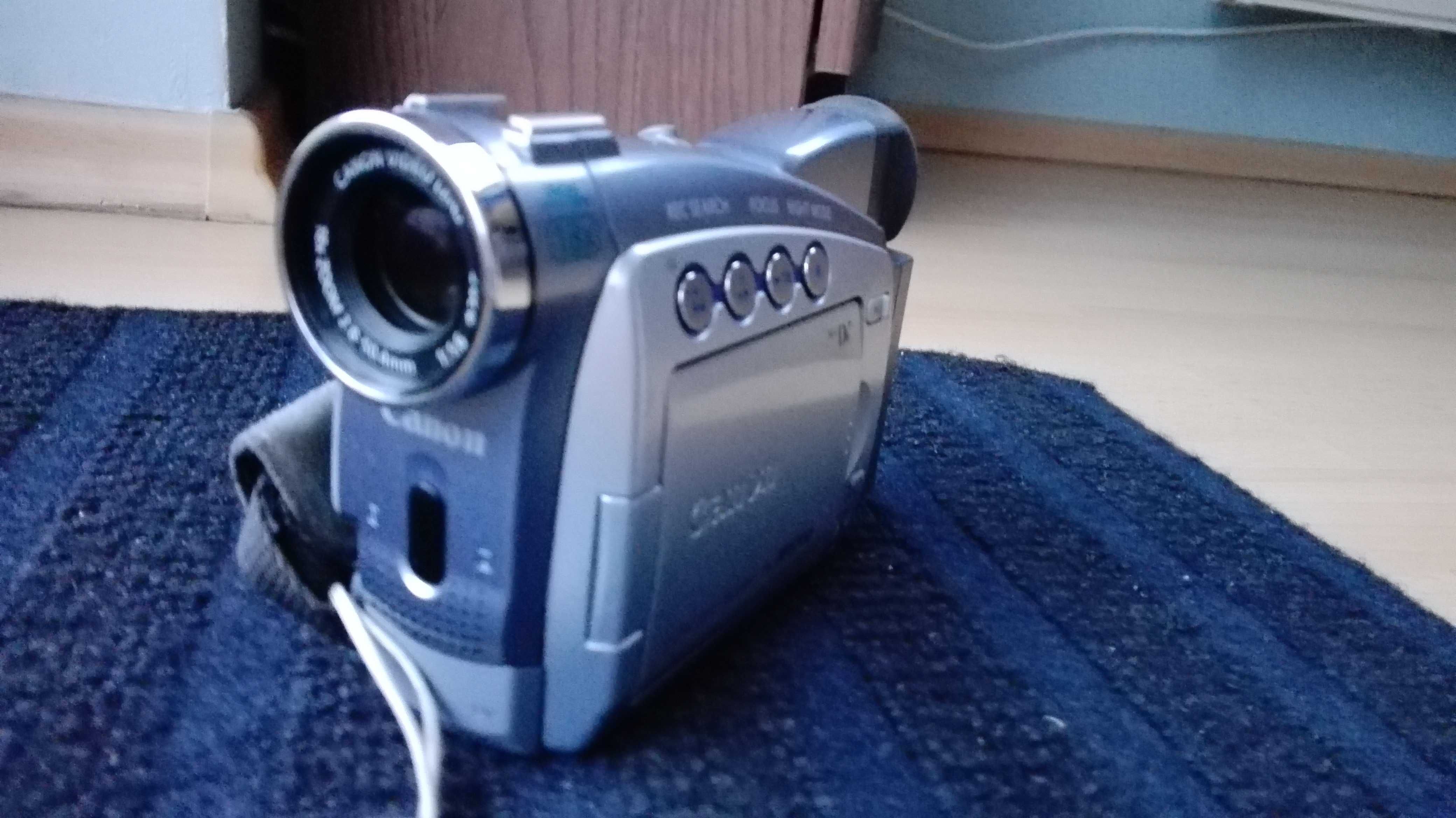 Kamera Canon MV700