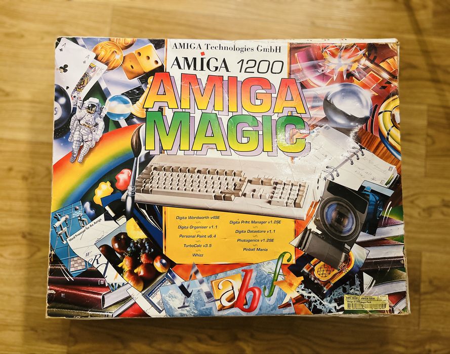 Magic Amiga 1200 ESCOM w pudełku (zasilacz mysz instrukcje)