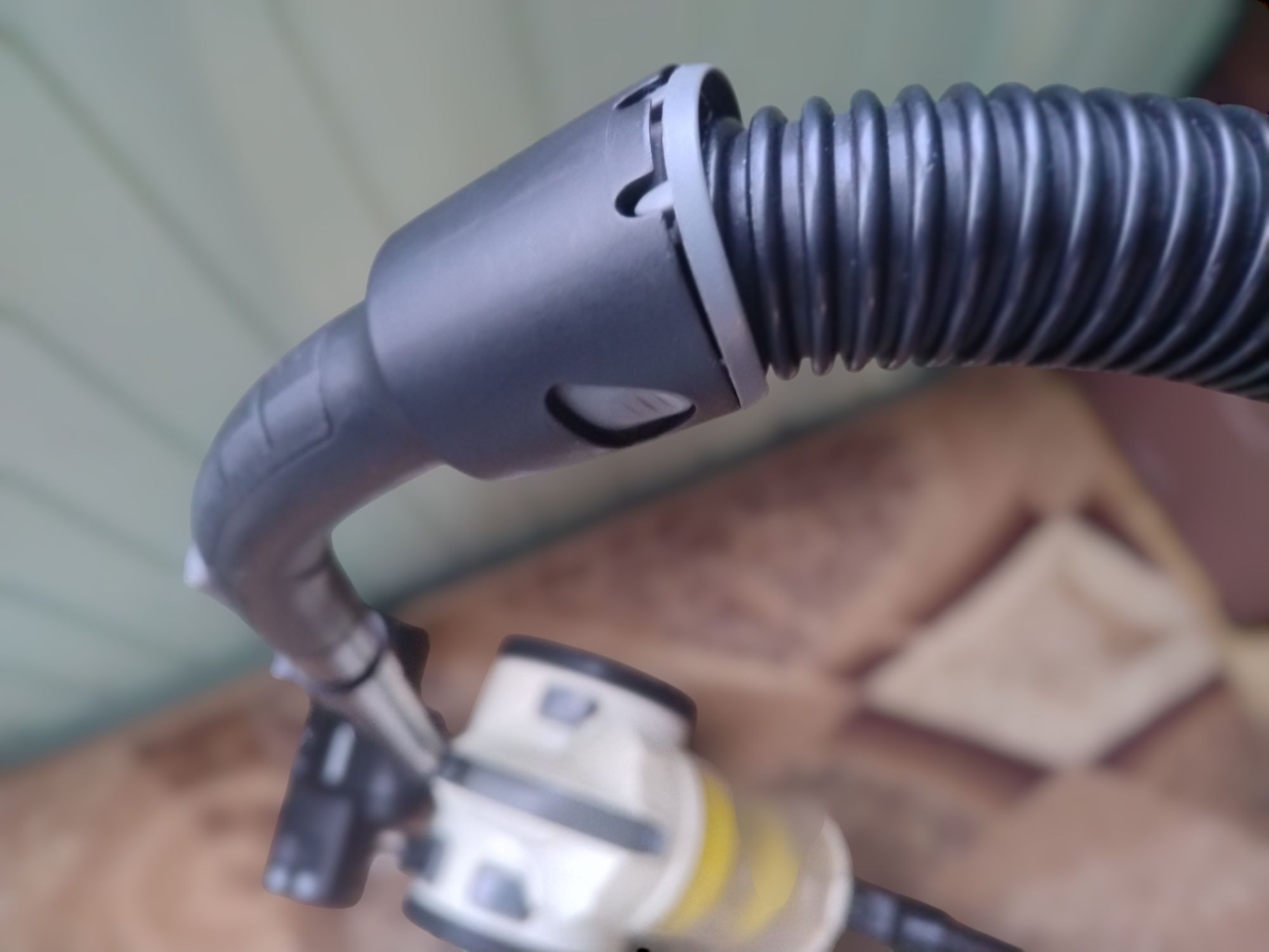 Пилосос KARCHER VC 3 (1.198-051.0)