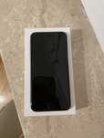 Biały iphone SE 2020