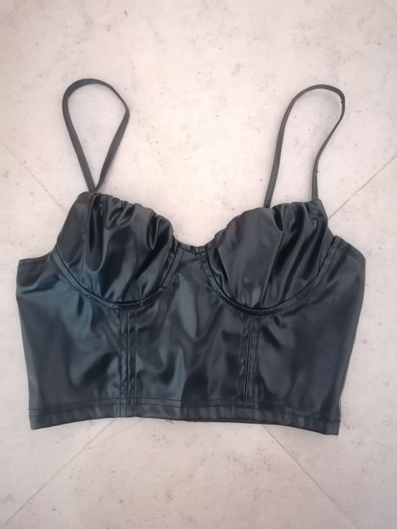 Top preto couro/pele tipo corset