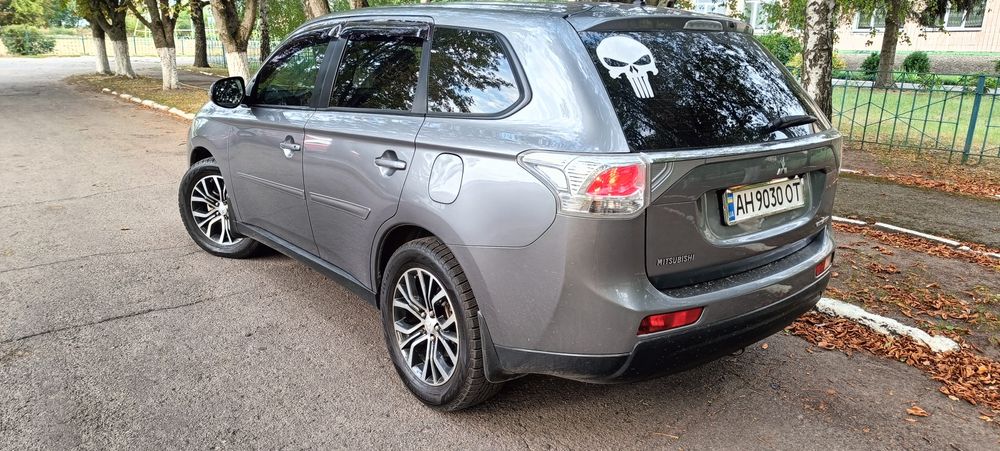 MITSUBISHI outlander 2013рік