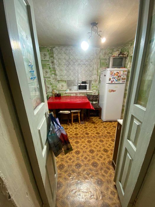 Терміново!Продам теплий будинок у центрі,з ділянкою 11 соток,газ,піч