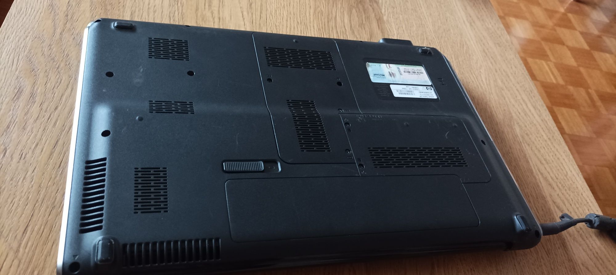 Laptop HP na części plus gratis