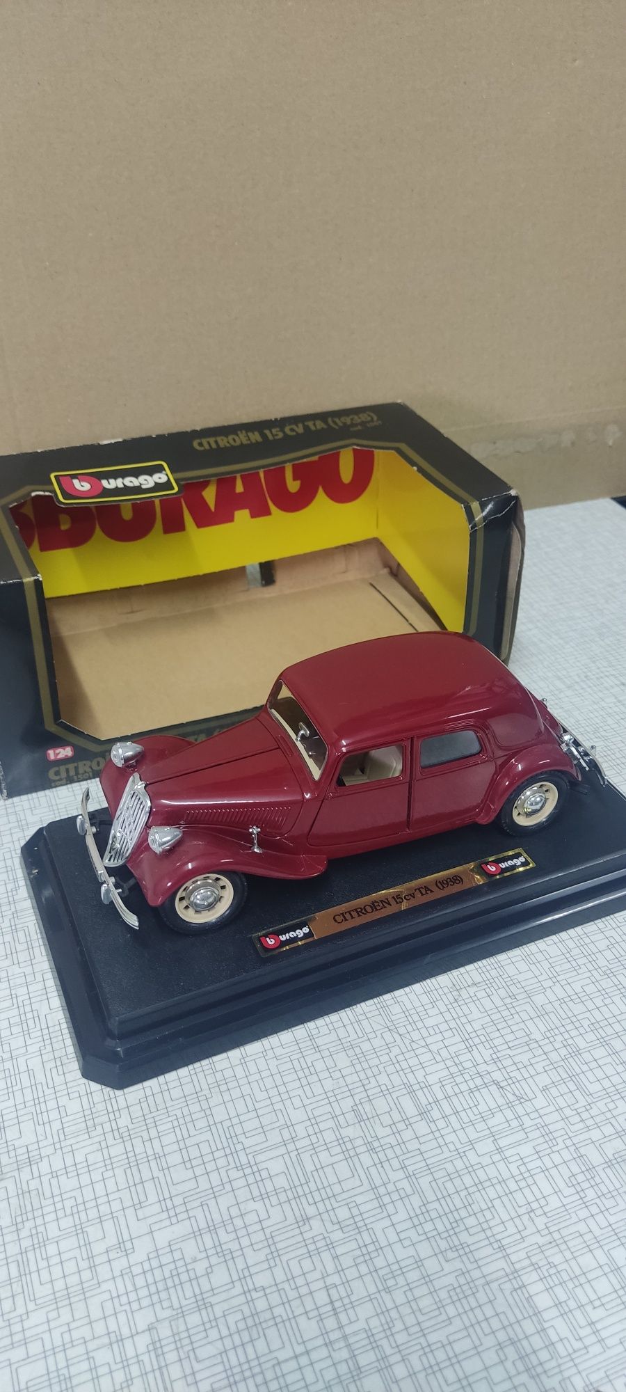 Carro CITRÖEN 15CV TA.1938 -Escala 1/24 -burago.