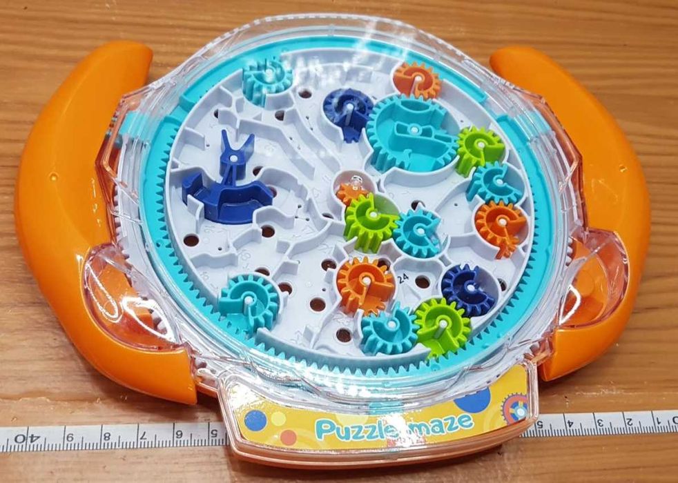 Гра лабіринт головоломка для дітей та дорослих