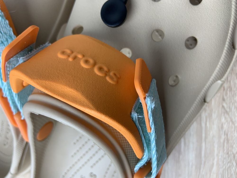 CRОCS . Classic бежеві жіночі / чоловічі бежевые Оригінал тапки літні