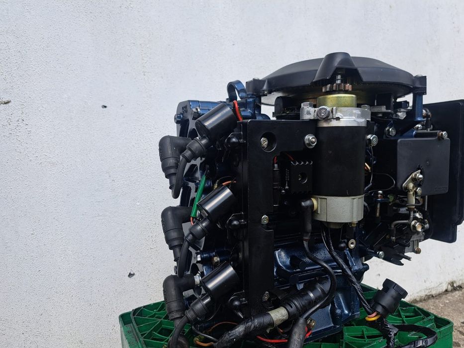 Silnik zaburtowy yamaha 40 kompletną główka stan bdb