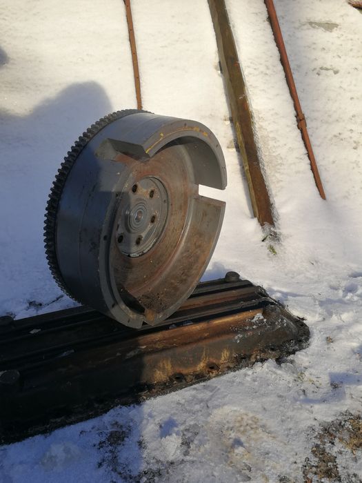 Ursus c 360 3p koło zamachowe /c 355 c4011 c330/