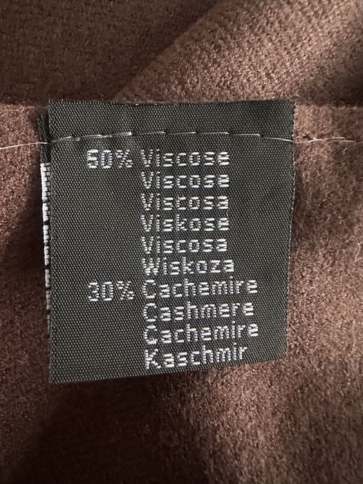 Przesliczny, mięciutki i lejący czekoladowy szal z kaszmirem