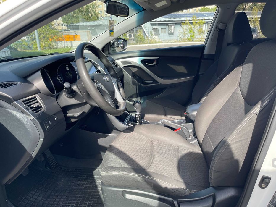 Hyundai Elantra 2011