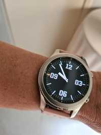 Relógio Samsung GEAR  S3 (84F0) com algum uso ,mas em óptimo estado.