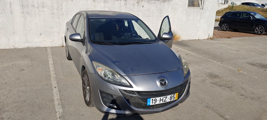 Mazda 3 Sedan 5 lugares em ótimo estado