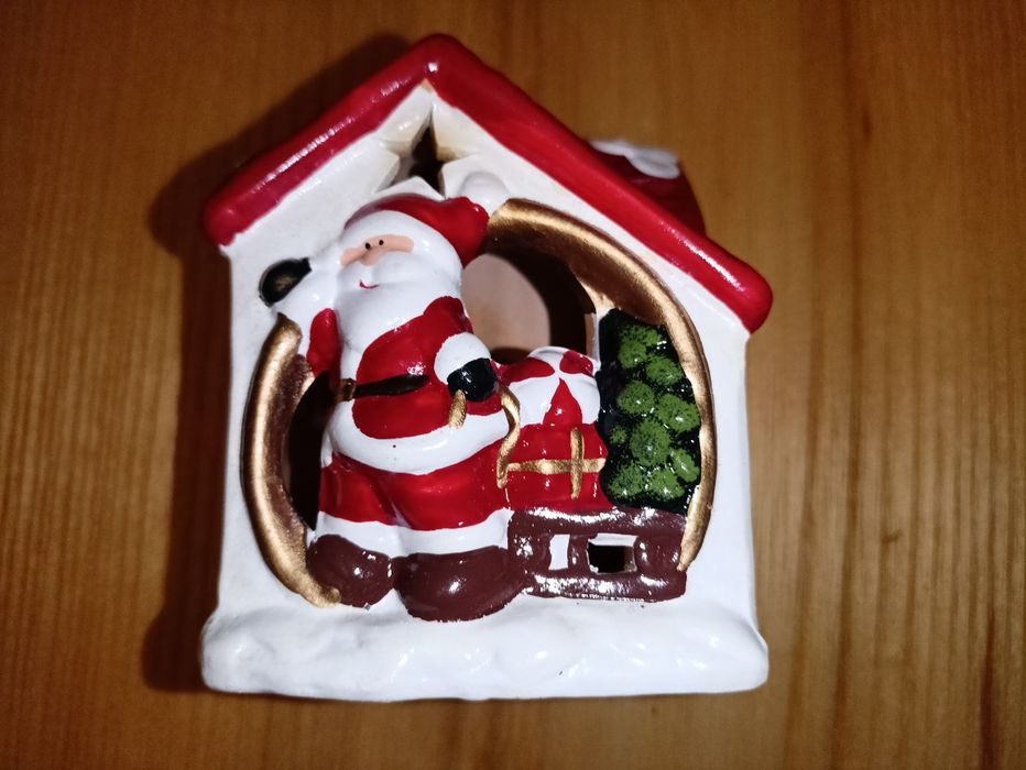 Domek Mikołaja - świecznik na podgrzewacze