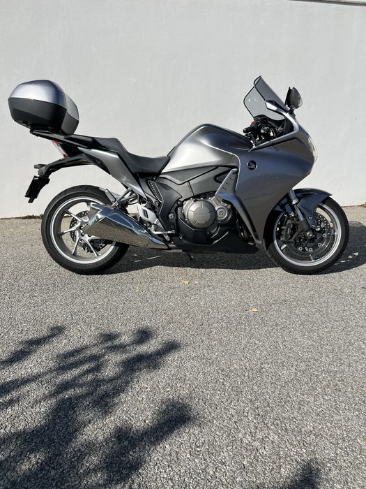 Honda vfr 1200 poucos km