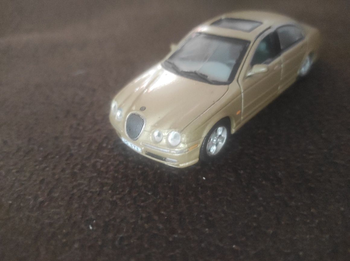 Продам редкую коллекционную модель автомобиля Jaguar S-Type  СССР