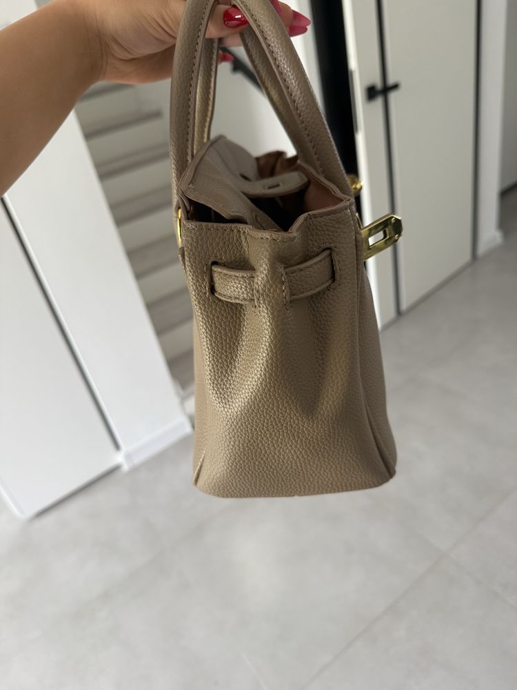 brązowa torebka w stylu birkin