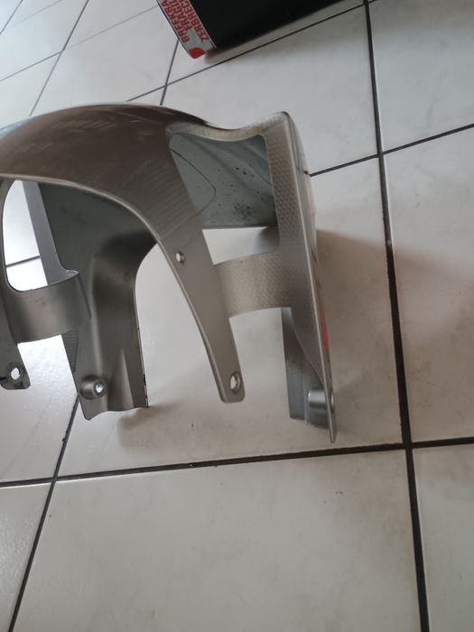 Aprilia rsv4 tuono błotnik przedni przód CZESCI