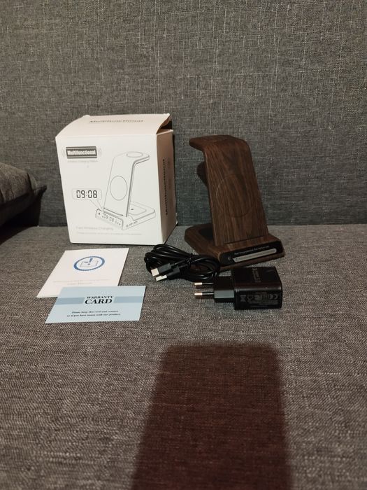 Stacja ładująca 3w1, Apple Watch i iPhone z zegarem