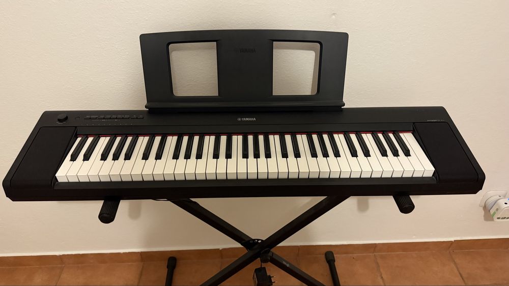 Piano Yamaha Piaggero NP-15