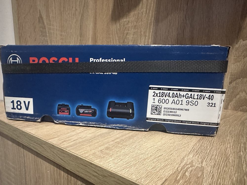 Zestaw zasilający Bosch 1600A019S0 (2x4.0Ah + GAL 18V-40)