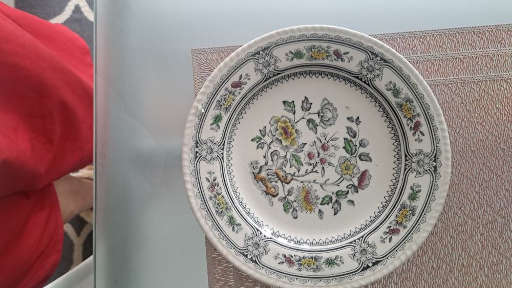 Vende pratos lindos nunca usado