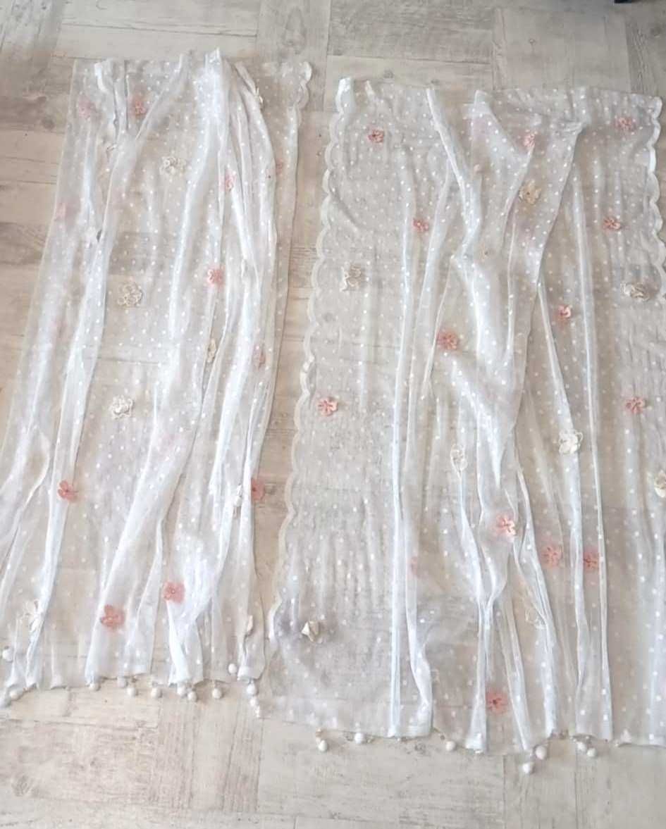 Firanki białe z kwiatkami 130/120 x 2
