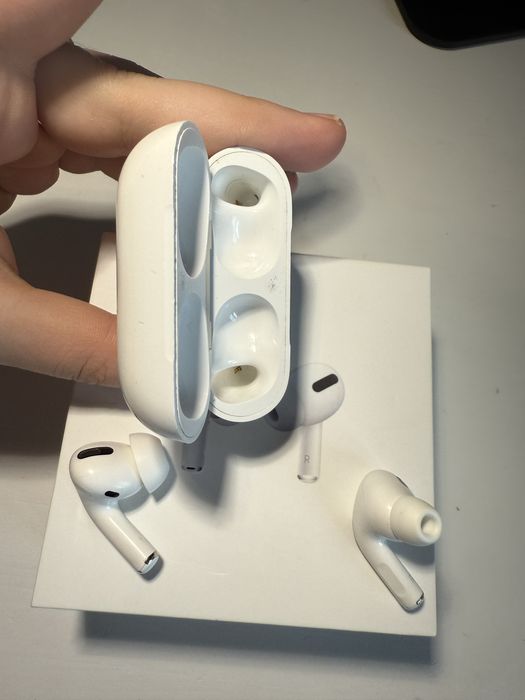 Airpods Pro słuchawki iphone