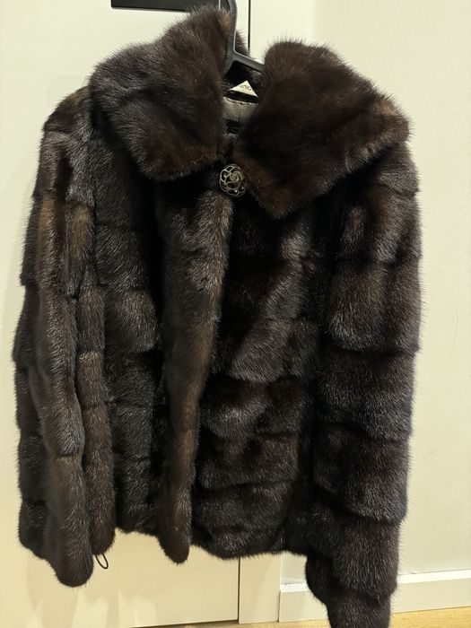 Дуже гарна шуба  з норки . Стан новоі