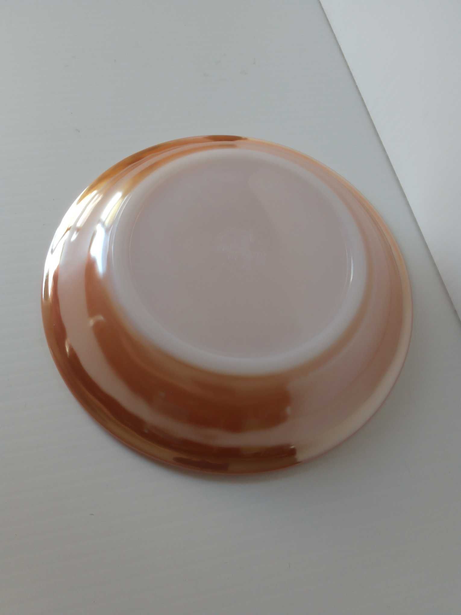 Prato fundo em loiça "casca de cebola", "Fire-King", made in USA
