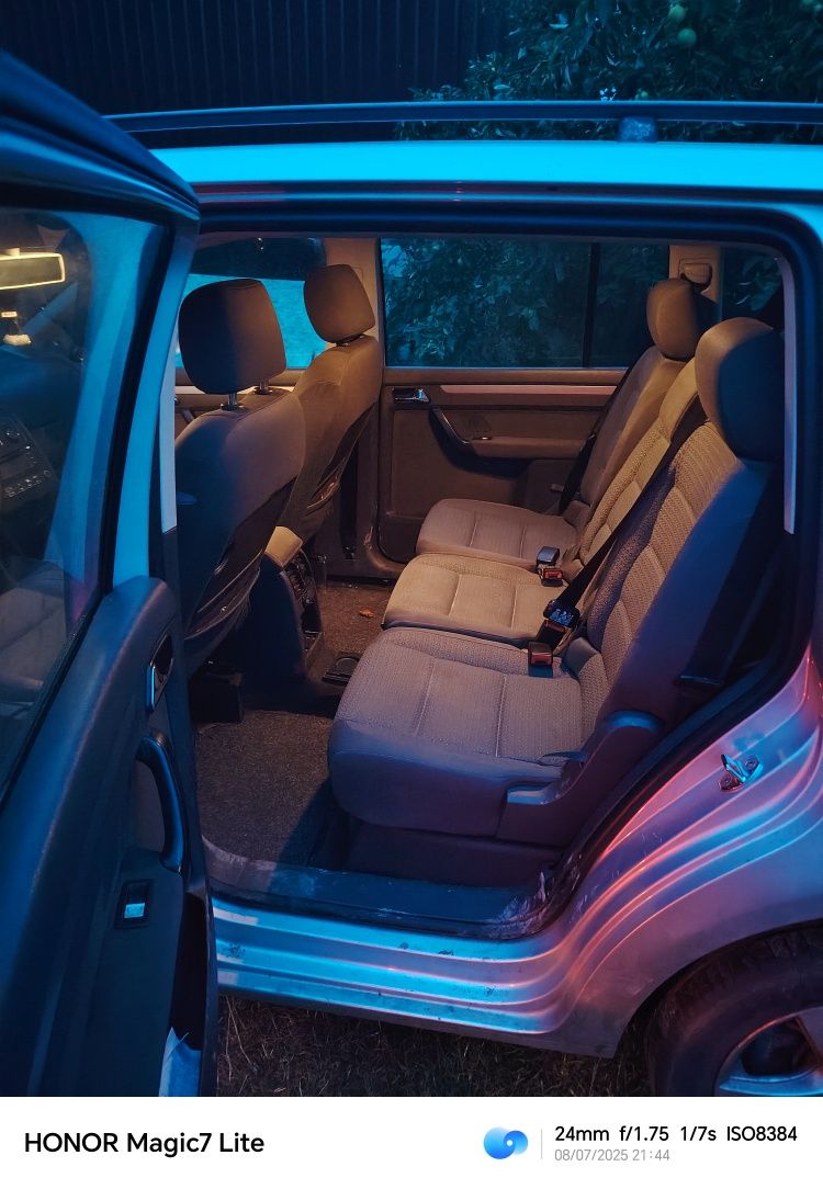 Volkswagen Touran FSI