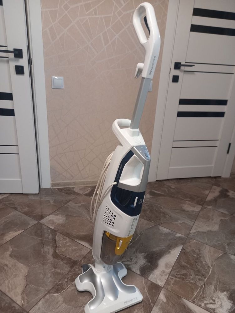 Пилосос-пароочисник Rowenta Clean & Steam