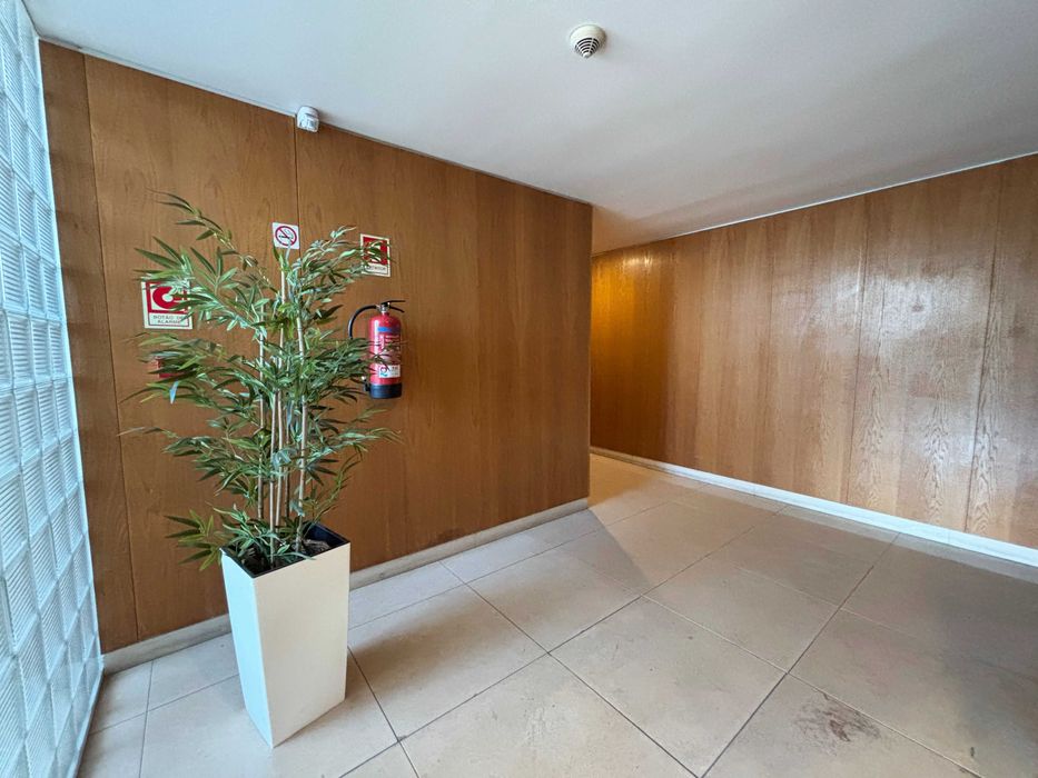 Apartamento T2 remodelado – Primeira linha de praia