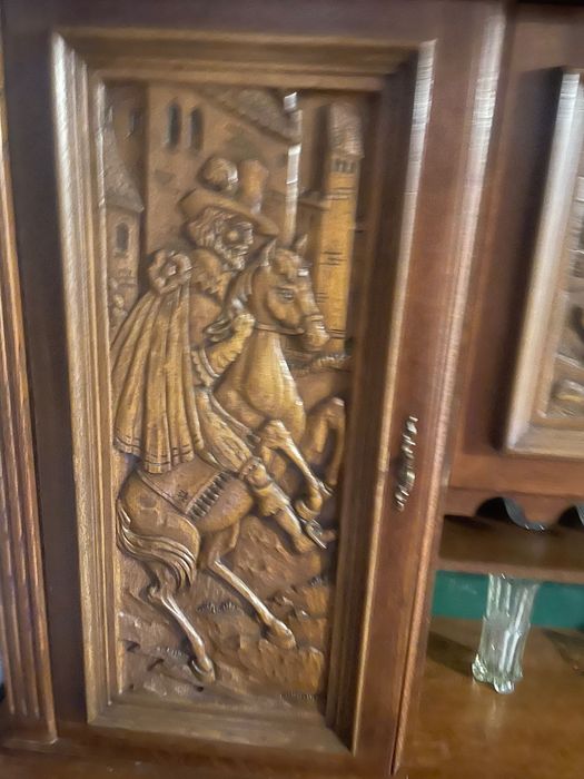 Szafa kredens drewniany wytłaczane motywy polowania