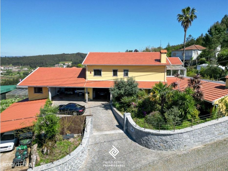 Vende-se Moradia em Castelo de Paiva com 1100m² de terreno